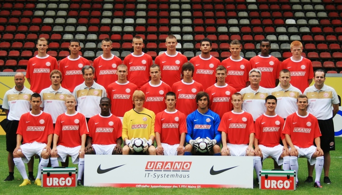 Der Deutsche A-Junioren-Meister 2009 und Pokalverteidiger beim Sparkasse & VGH CUP 2011, hat am Montag seinen vorläufigen Mannschaftskader für das Unternehmen Titelverteidigung gemeldet. Die Mannschaft von Stefan Sartori reist überwiegend mit einer gemisc