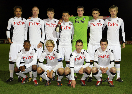 Im dritten Teil unsere Vorstellung der Teilnehmer beim Sparkasse & VGH CUP 2012 stellen wir Ihnen heute die Mannschaften der Coca-Cola Gruppe vor. Dort stehen sich mit dem FC Fulham, Vorjahresfinalist 1.FC Köln und dem Hamburger SV drei Topteams auf Augen