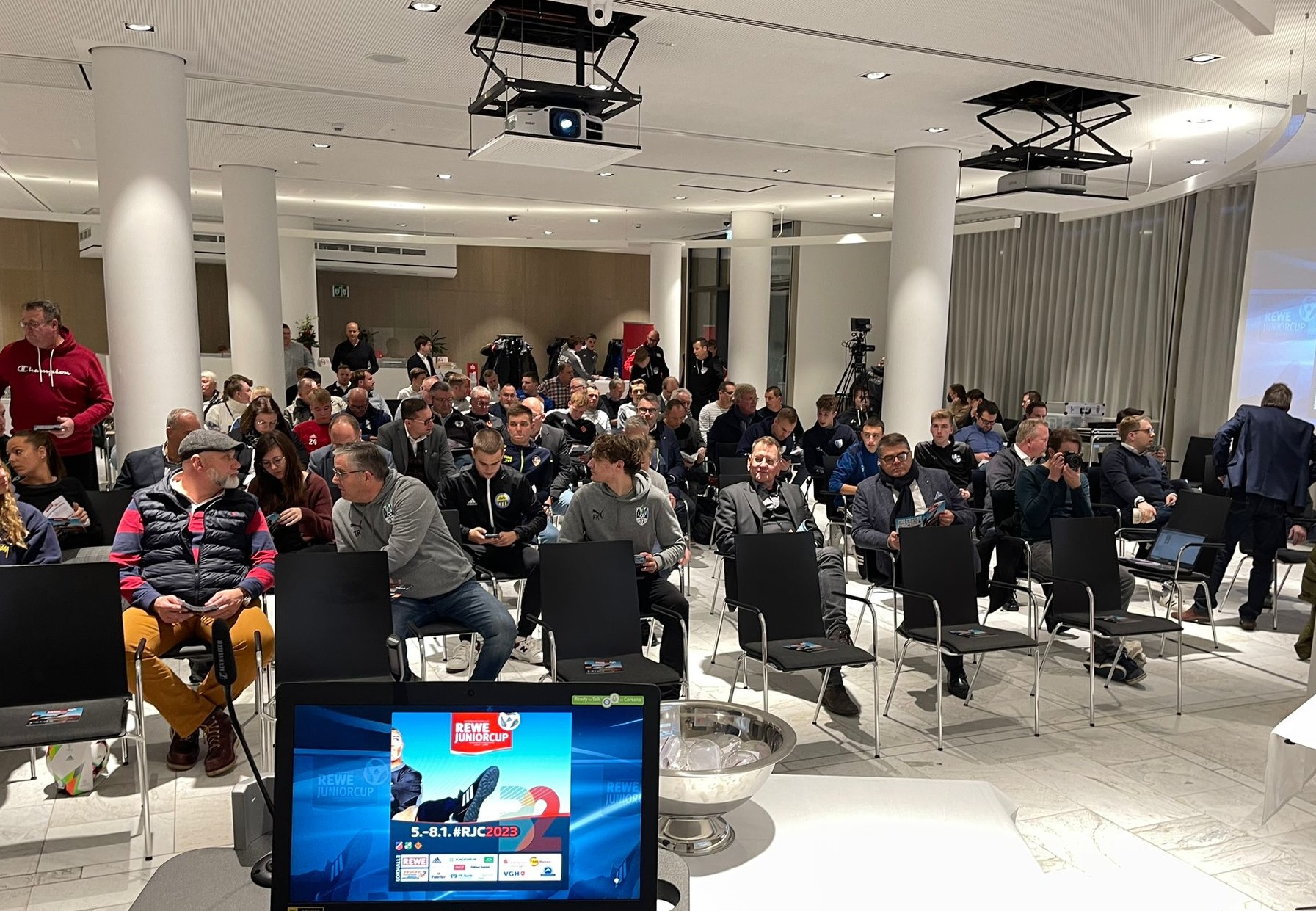 Auslosung im Forum der Sparkasse